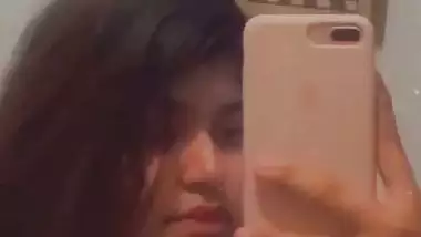 Beauty showing big boobs video as status message