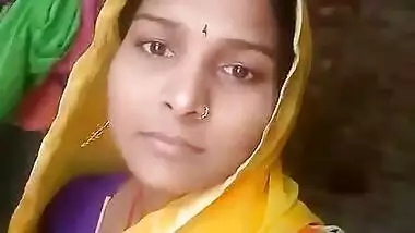 Bihari village Bhabhi showing her pussy hole