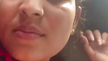 Bhabhi beautiful boobs show to horny lover viral MMS