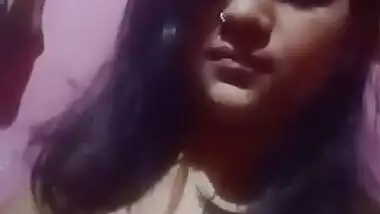 Sexy Desi girl Showing her Boobs and Pussy