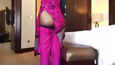Fucking an Indian Aunty #2 - HornySlutCams.com